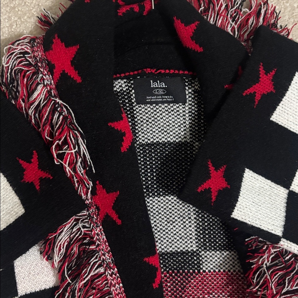 DIL legend Checkered Fringe Cardigan with Red Stars - Picture 6 of 6